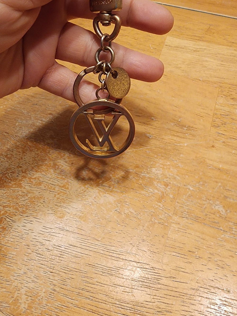 Louis Vuitton LV Circle Charm and Key Holder - Picture 12 of 12